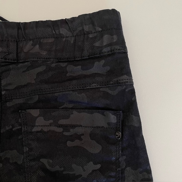 Bevy Flog Shely Pant Black Camo 24 - Picture 11 of 14